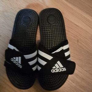 Adidas Kids Black and White Sandals Sz 5